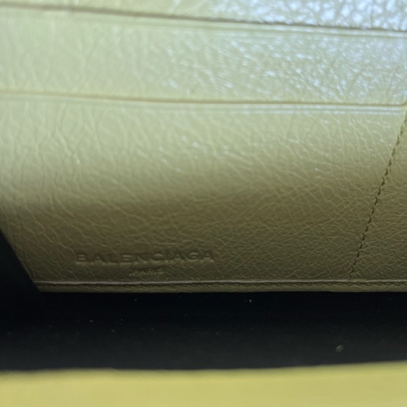 Green chartreuse wallet - Picture 7 of 9